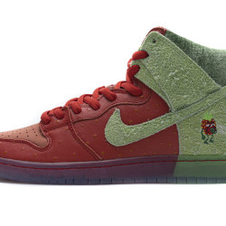 Yeezysale Nike SB Dunk High Strawberry Cough