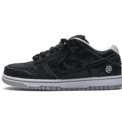 Yeezysale Nike SB Dunk Low Medicom BE@RBRICK