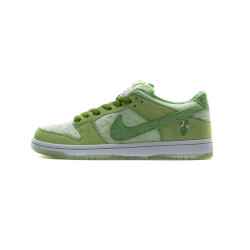Yeezysale Nike SB Dunk Low Strange Love Green