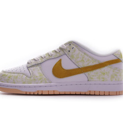 Yeezysale Nike SB Dunk Low Yellow Strike