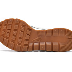 Yeezysale Nike Vaporwaffle sacai Sail Gum